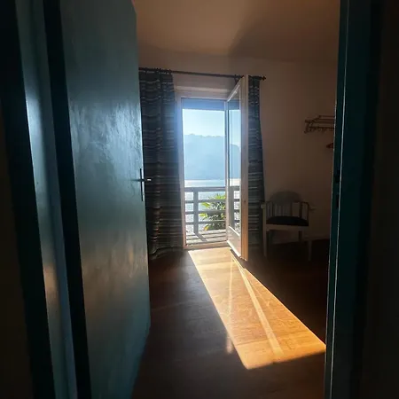 Mit Privatgarten Gambarogno